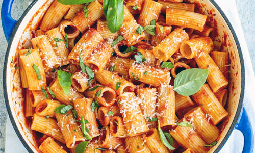 Rigatoni Pomodoro pasta in a bowl